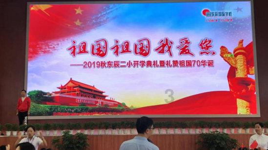 灰指甲泛黄分层太难缠?找对方法有效祛灰不反复!