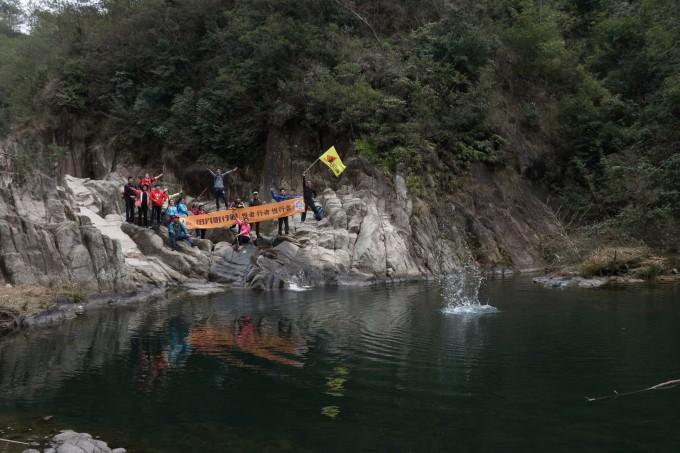 重庆山火志愿者被无人机桨叶割伤,使用飞行无人机究竟有多危险呢?-即时问答平台,解答您的疑问